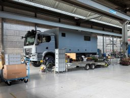 03.halle_b80_studen